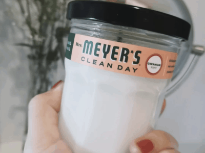 Mrs Meyers Clean Day Soy Candle Review
